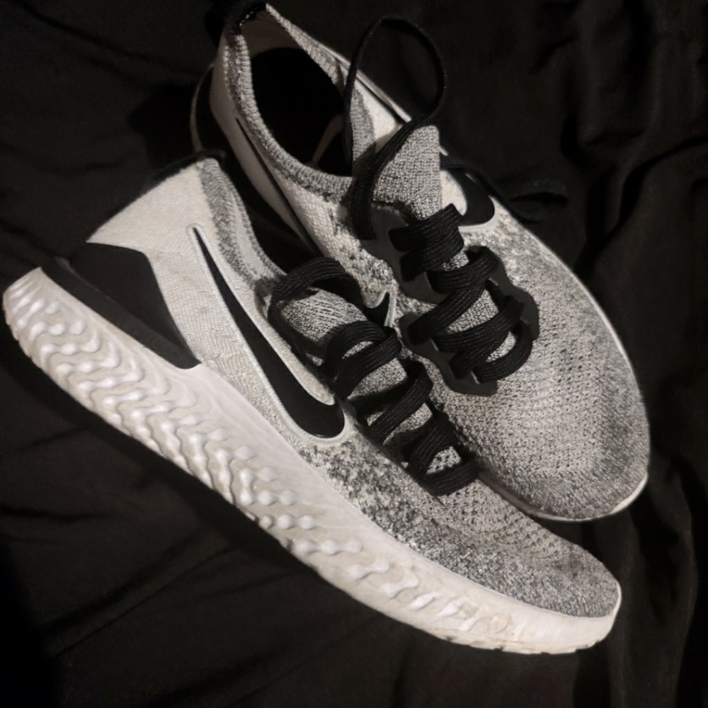 Blk and gray nikes